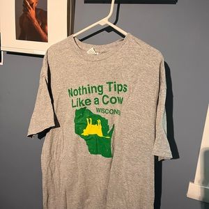 Nothing Tips like a Cow Wisconsin T Shirt XL